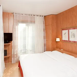 Western Ronceray Opéra Parigi